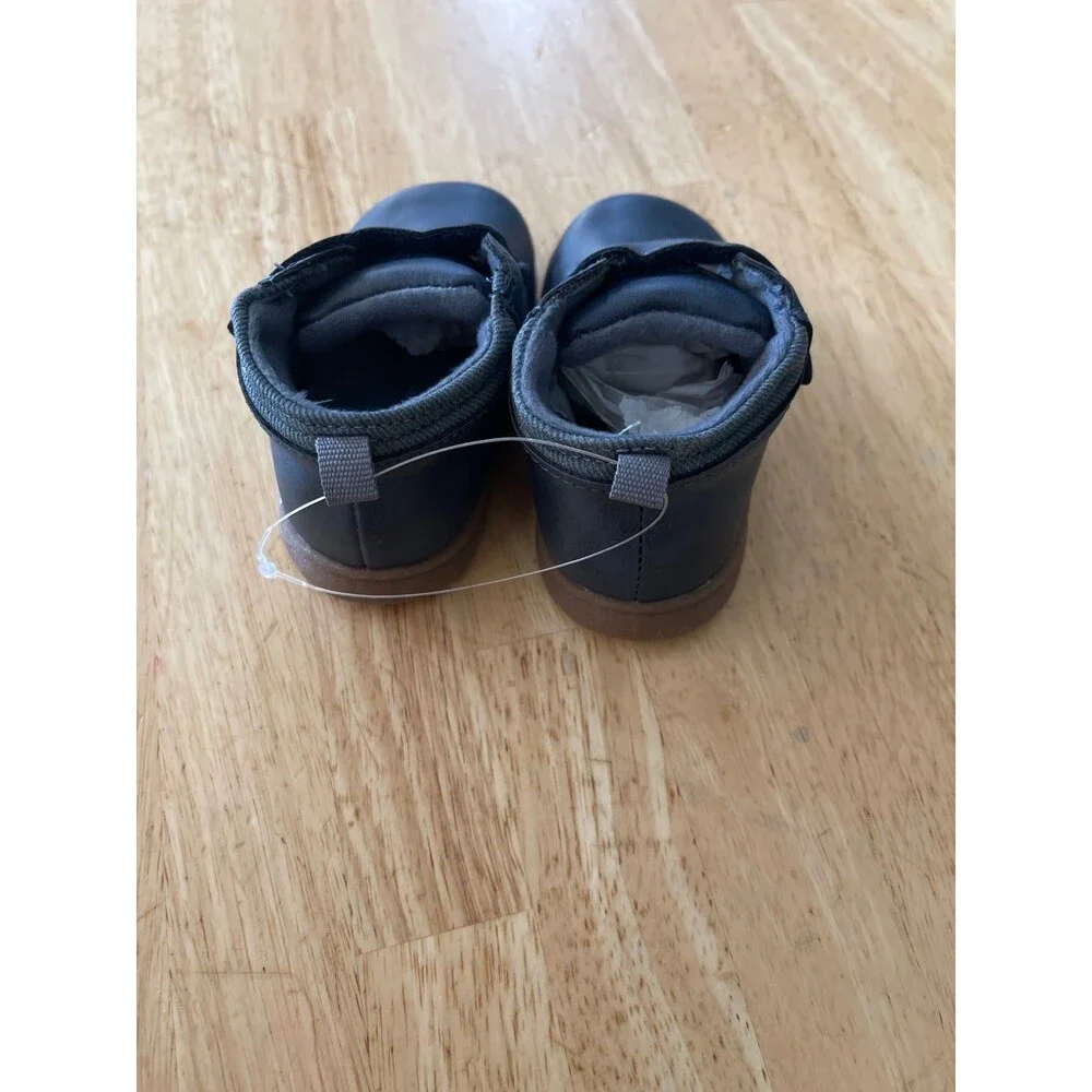 Simple Joys by Carter's Unisex London First Walker Shoe Size 4 New Without Box
